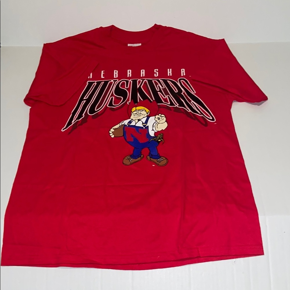 Hanes Unisex Heavyweight Nebraska Huskers Size Large Red Graphic T-Shirt